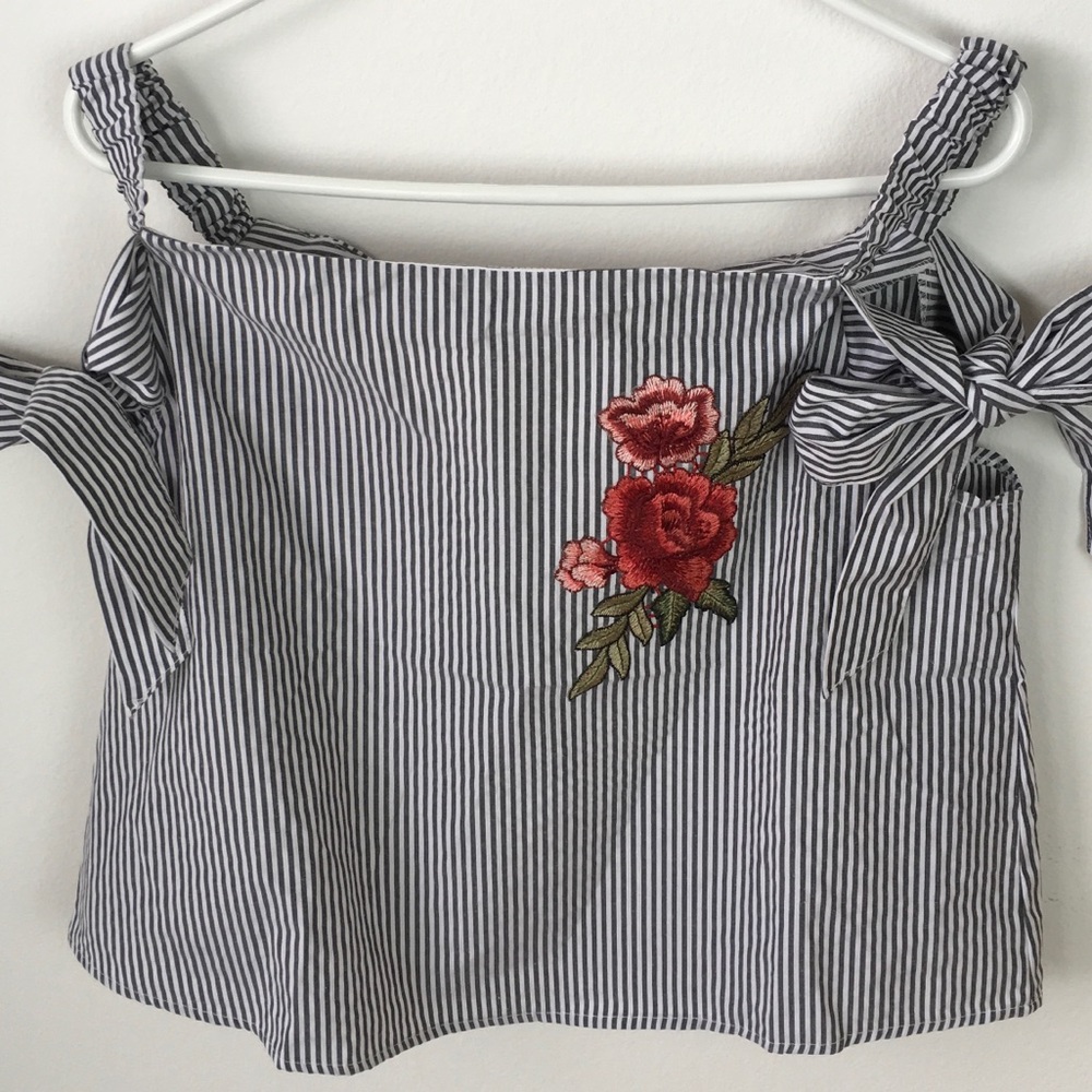 NWOT Miss Lili embroidered cotton sleeveless top. - Picture 1 of 8